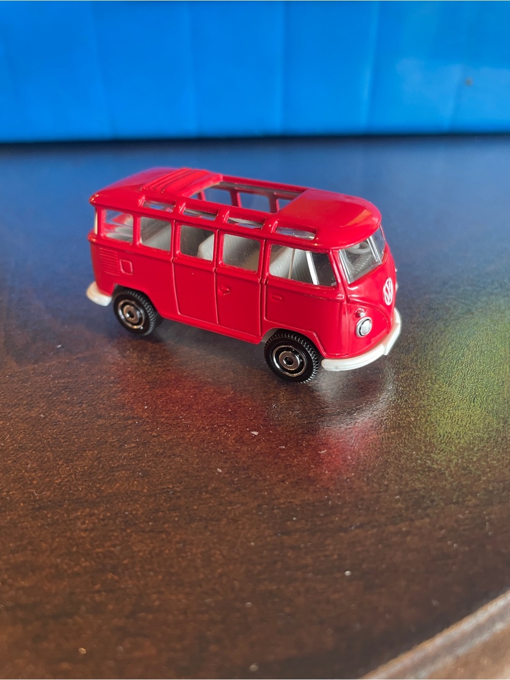 1998 Matchbox VW Transporter Bus Red 21 Window NWOP